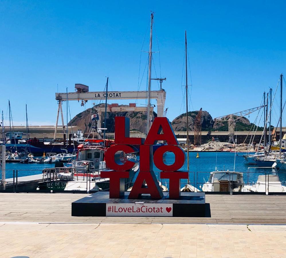 Duplex La Ciotat - Superbe 85 M2 - 6 Pers - 3 Chambres - Climatisation - Vue Mer Et Proche Du Vieux Port La Ciotat Luaran gambar